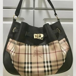 PRE OWNED in excellent condition, Burberry shoulder bag, Made in Italy